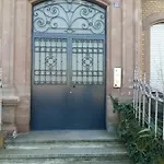 De Charme Au Pied De La Gare