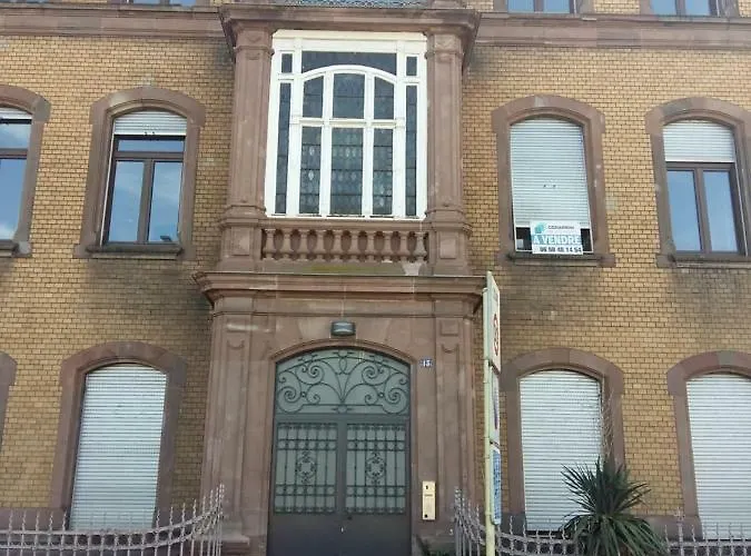 Apartment De Charme Au Pied De La Gare *